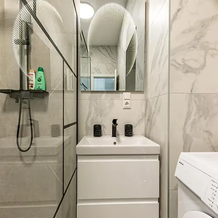 Compact Luxury By Jr Apartment *