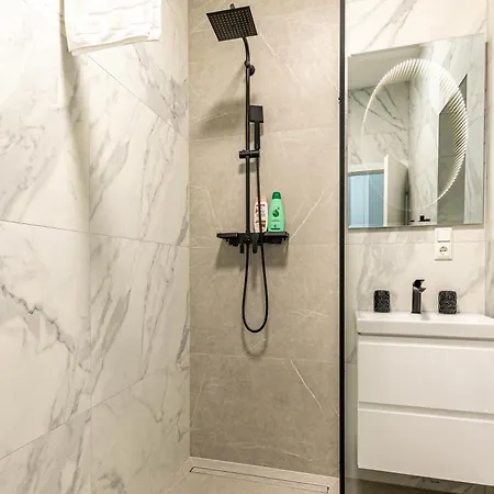 Apartament Compact Luxury By Jr *