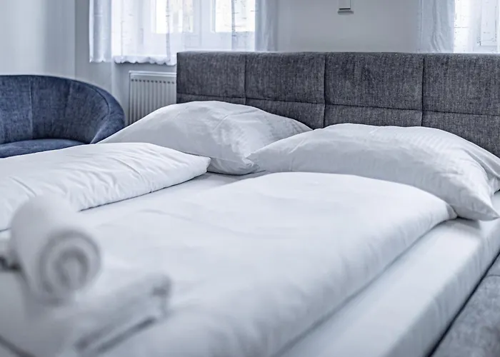 Compact Luxury By Jr *