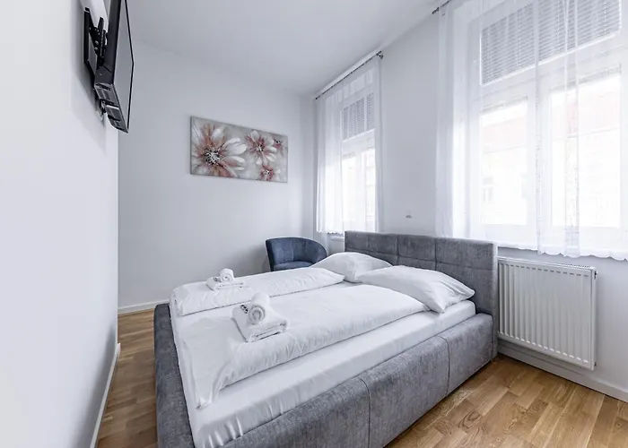 Apartment Compact Luxury By Jr Wien