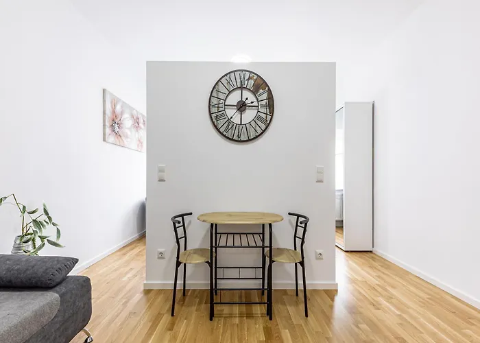 Compact Luxury By Jr *